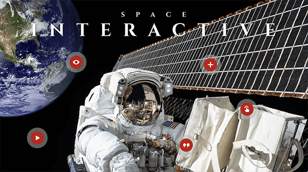 Astronauta che cammina nello spazio con un satellite, il pianeta Terra e punti interattivi.